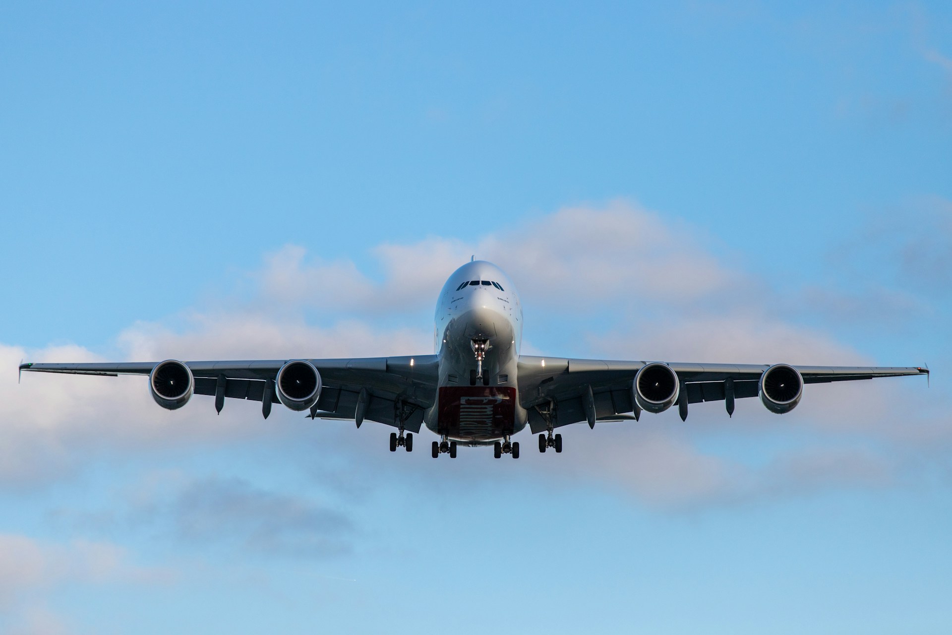 Airbus Aktie Prognose 2025-2030: Realistische Kursziele, Chancen & Risiken - Titelbild