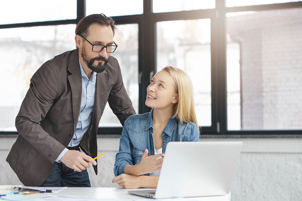 Business Mentoring: Warum Unternehmer von erfahrenen Mentoren profitieren - Titelbild