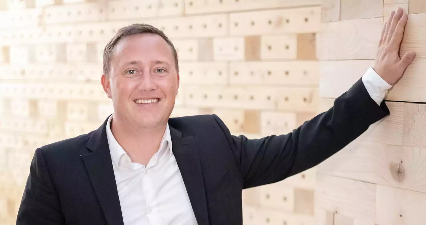 Max Wörner im Interview: Mit TRIQBRIQ ermöglichen
                  wir den kreislauffähigen Hochbau
