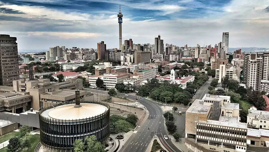 Südafrika mit der Johannesburg Stock Exchange (JSE) ist der wichtigste Aktienmarkt auf dem afrikanischen Kontinent. Rund 60 % der gesamten Marktkapitalisierung entfallen auf südafrikanische Unternehmen.