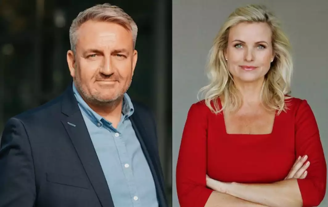 Sven Enger (59) aus Hamburg, Versicherungsexperte bei Vertragshilfe24, und Finanzjournalistin Carola Ferstl (56) mit ihrem YouTube-Kanal Money Talk aus Berlin © auxinum GmbH, Berlin und Vertragshilfe24