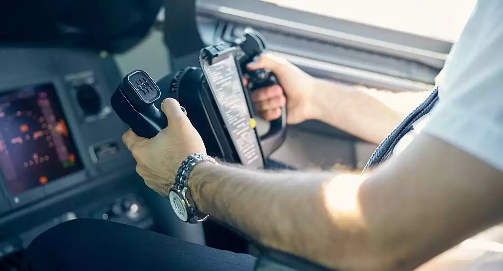Die Schweizer Luxusuhrenmarke Breitling ist bekannt für Funktionalität und eine enge Verbindung zur Luftfahrt.