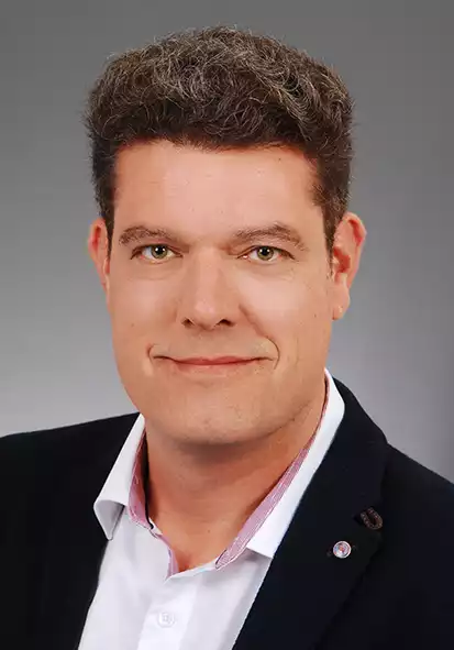 Holger Hlubek Geschäftsführer DBOG Versicherungsmakler mbH