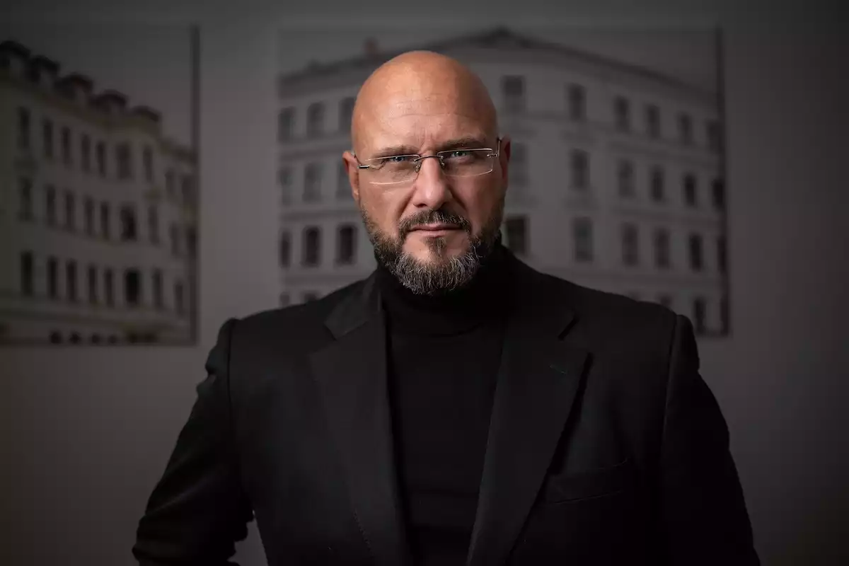 Andreas Schrobback (45, AS UNTERNEHMENSGRUPPE) aus Berlin saniert seit 20 Jahren in Leipzig Wohnungen für den eigenen Bestand und für Investoren (Wohnungskäufer) © AS UNTERNEHMENSGRUPPE Holding GmbH